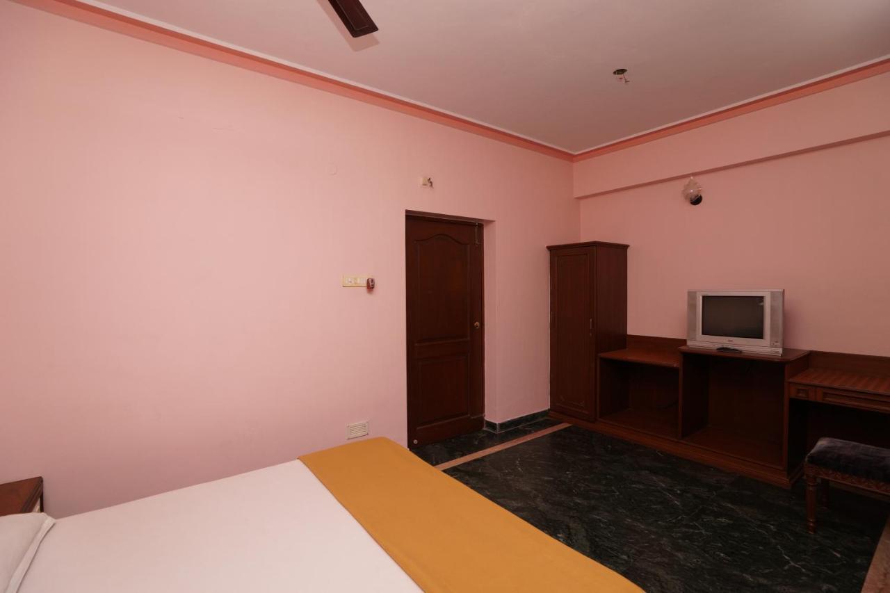 Lloyds Serviced Apartments,Krishna Street,T Nagar Chennai Exterior photo