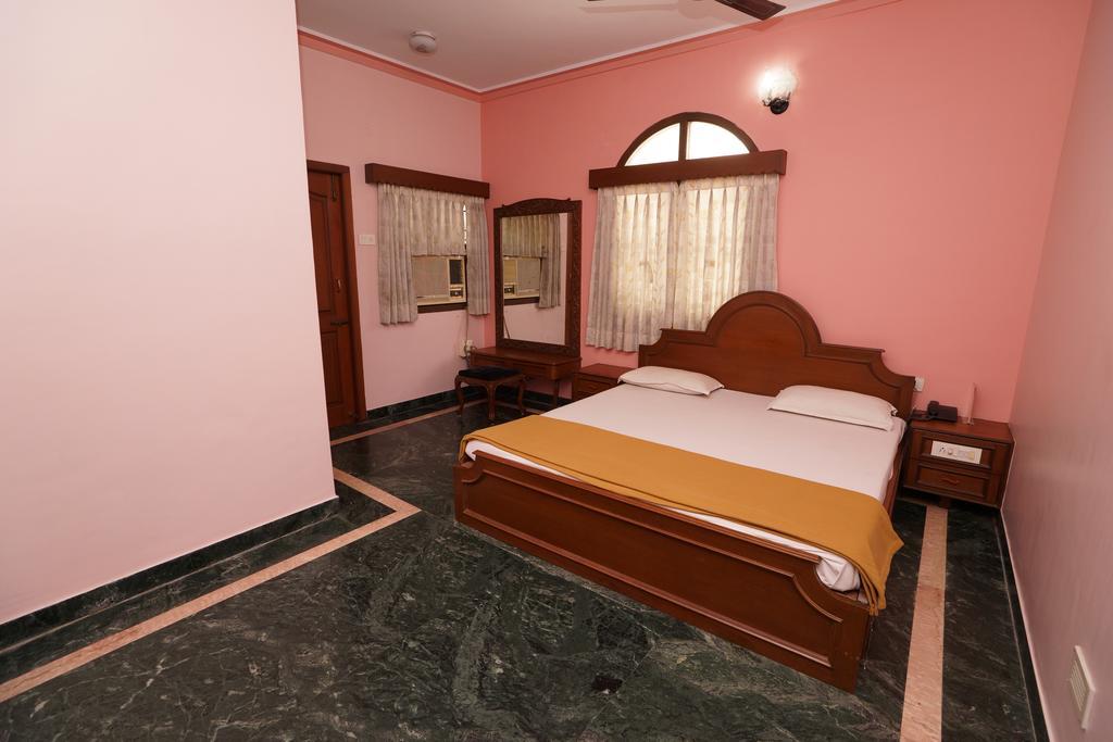Lloyds Serviced Apartments,Krishna Street,T Nagar Chennai Exterior photo