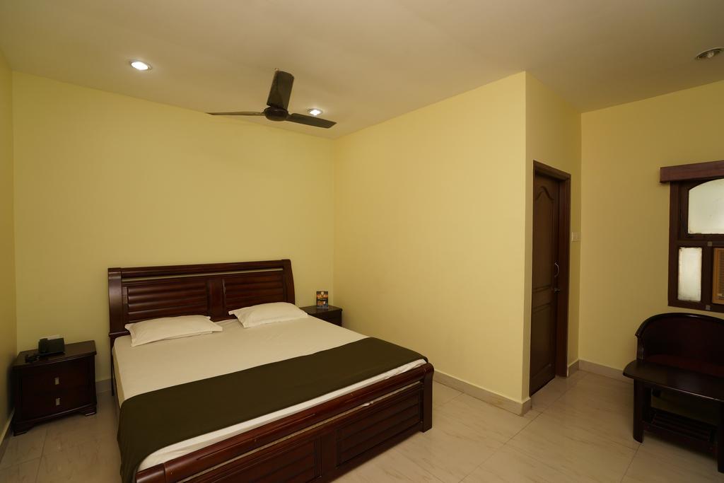 Lloyds Serviced Apartments,Krishna Street,T Nagar Chennai Exterior photo